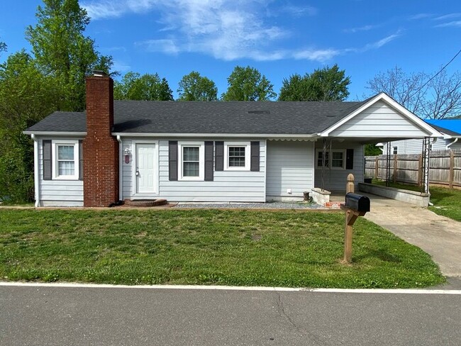 Primary Photo - 3 bedroom, 2 bath ranch style home
