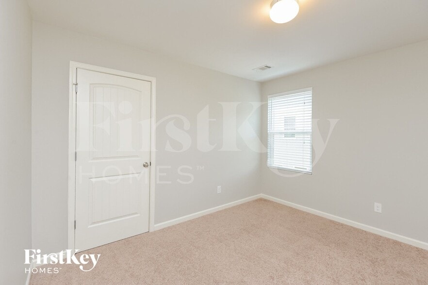 Building Photo - 5884 Cheshire Cove Trail