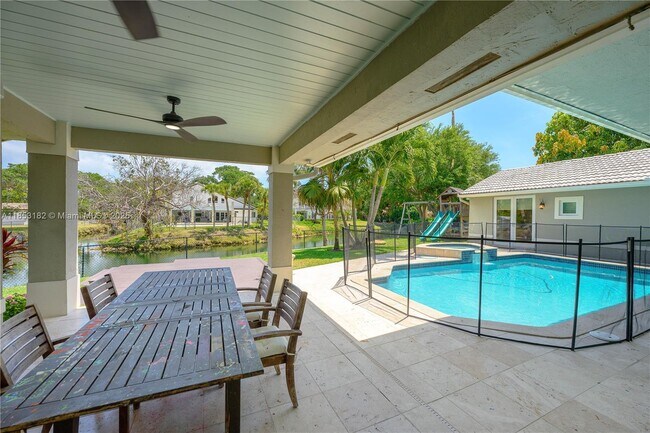 Building Photo - 16001 SW 77th Ct