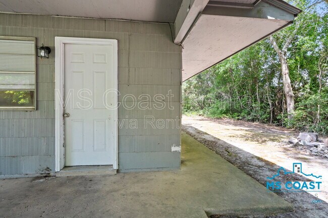 Building Photo - 316 Tandy Dr