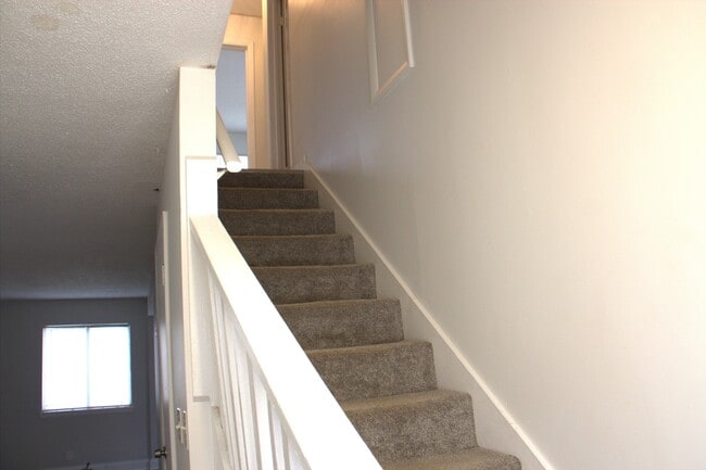 Building Photo - 2714 Clayton Dr NW