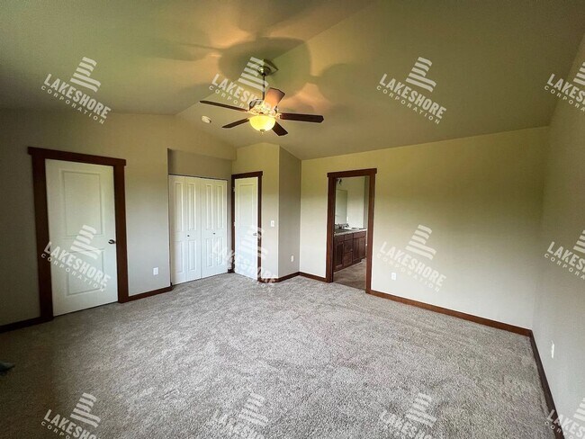 Building Photo - Spacious and Secluded 4 Bed 2 Bath Monroe ...