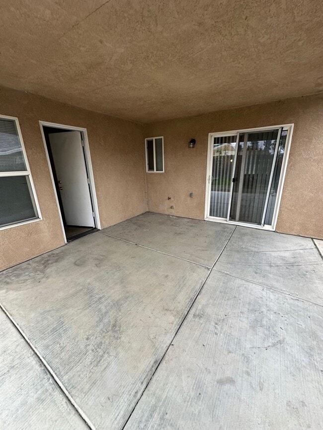 Building Photo - 1 Story Home