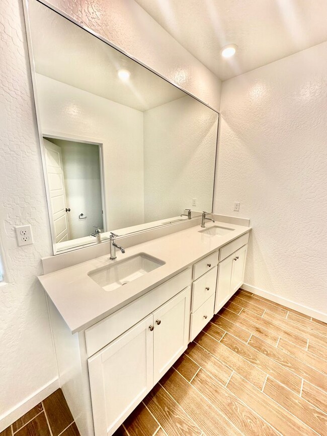 Building Photo - BRAND NEW North Clovis 4/2.5 Lennar