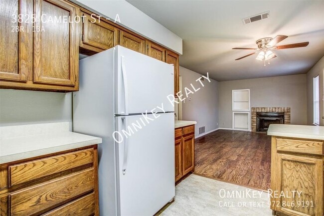 Building Photo - 3825 Camelot St