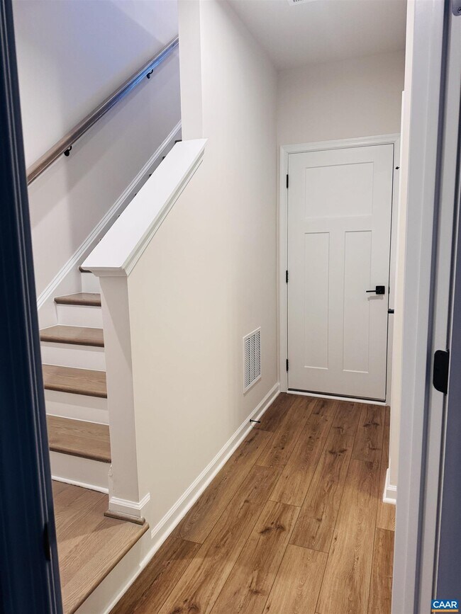 Building Photo - 2225 Woodburn Rd