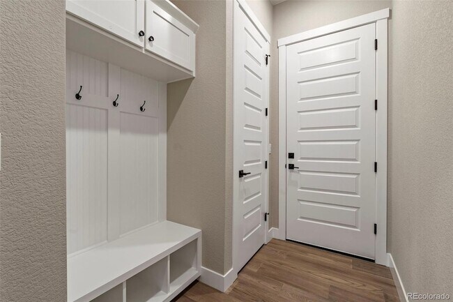 Building Photo - 16349 Bassett Ml Wy