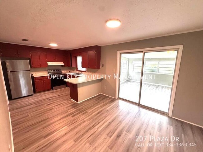 Building Photo - 207 Plaza Dr