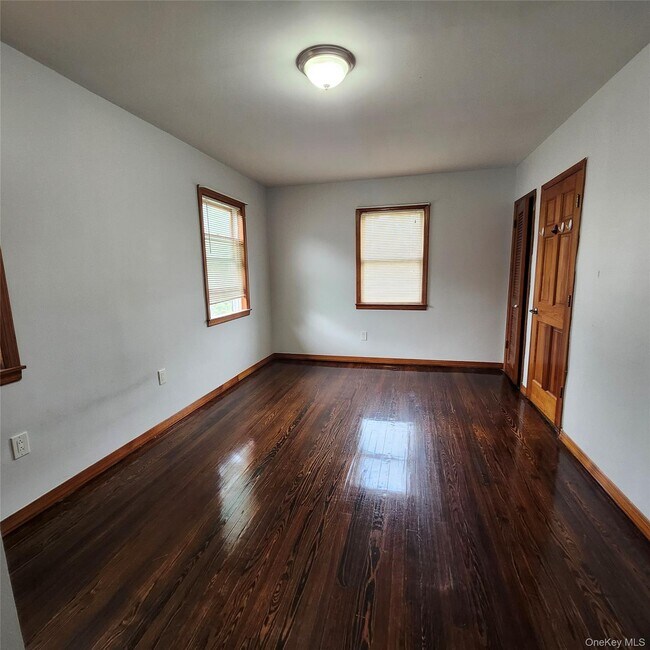 Building Photo - 34 Parkside Dr