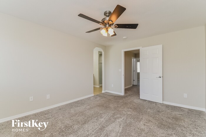 Building Photo - 11885 Wildwood Ridge Dr