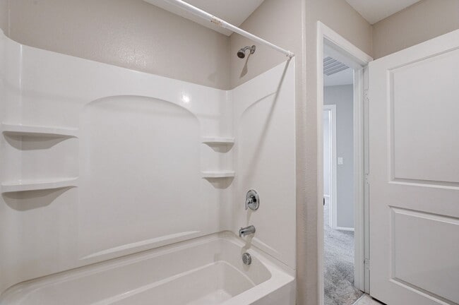 Building Photo - EXCEPTIONAL 4 BEDROOM, 3 BATHROOM HOME!