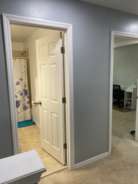 Building Photo - 490 Michigan Estates Cir