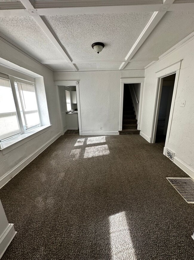 Building Photo - 3 bedroom 1 Bath Home