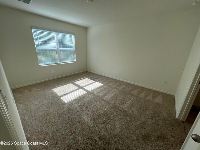 Building Photo - 7459 Tourmaline Dr