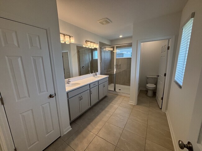 Building Photo - 16842 Fiesta Dr