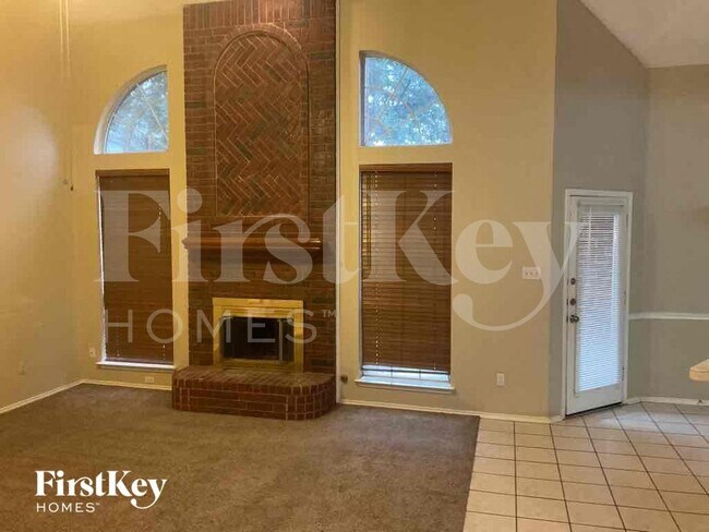 Building Photo - 2329 Bent Brook Dr