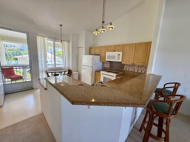 Building Photo - $2,7500 / 2 bedroom, 2 bath - Kona Sea Ridge Condo