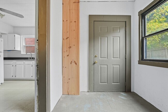 Building Photo - 6656-6656 Woodwell St