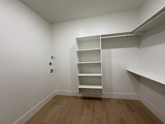 Building Photo - 68 W 4750 N