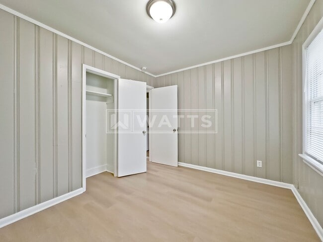 Building Photo - 559 63rd St S