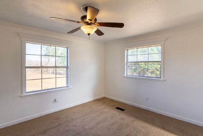 Building Photo - 416 May Rd