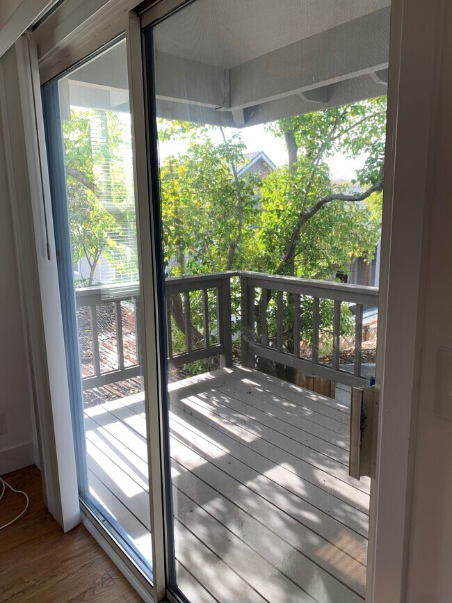 Building Photo - 515 Mission Ave