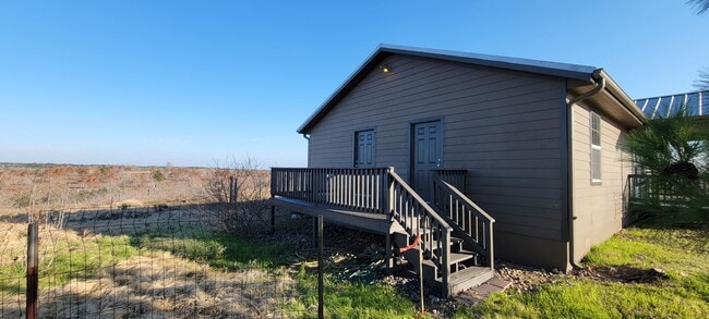 Building Photo - Spacious Two Bedroom home - Country Settin...