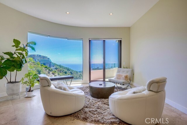 Building Photo - 1725 Del Mar Ave