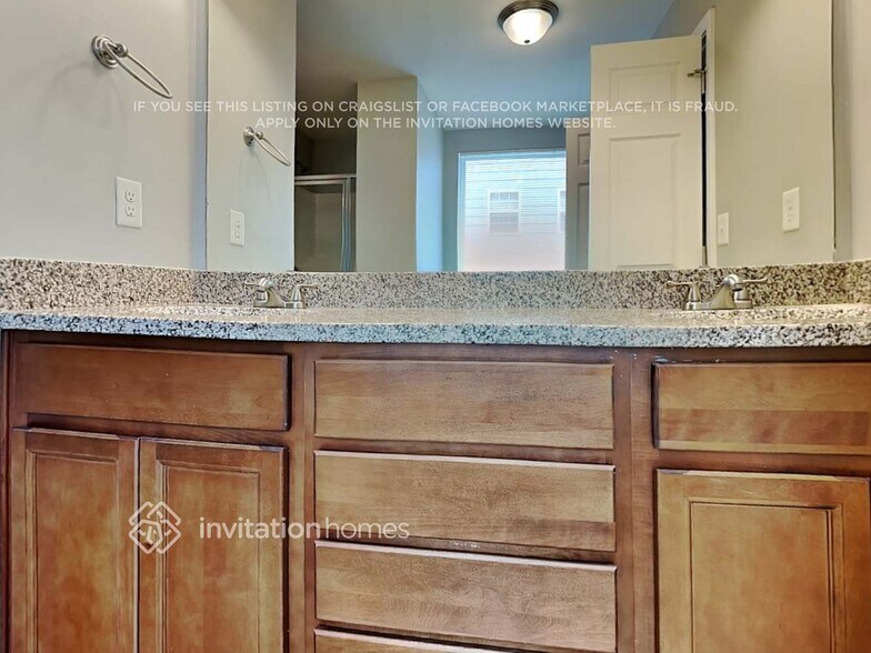 Building Photo - 13319 Pierre Reverdy Dr