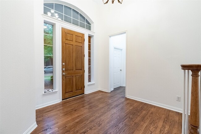 Building Photo - 3731 Charter Dr