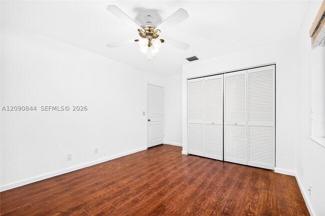 Building Photo - 5868 N Plum Bay Pkwy