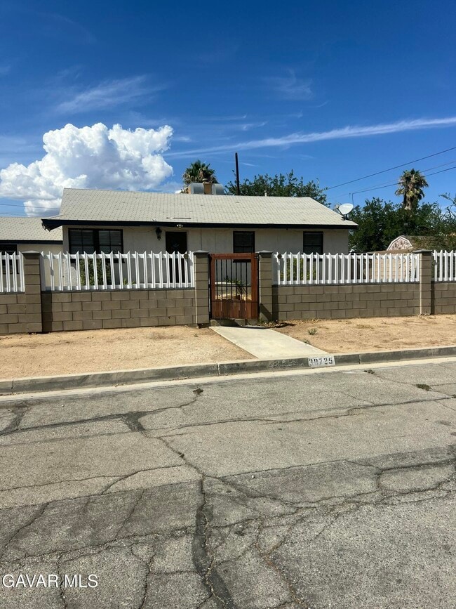 Building Photo - 38725 Jacklin Ave