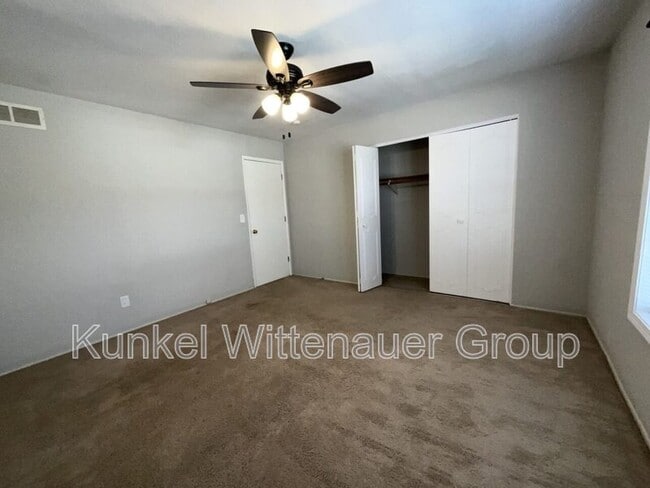 Building Photo - 201 W Wesley Dr