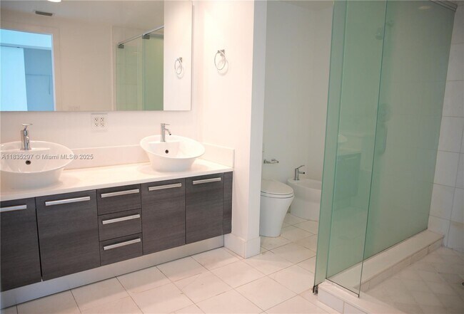 Building Photo - 2950 NE 188th St