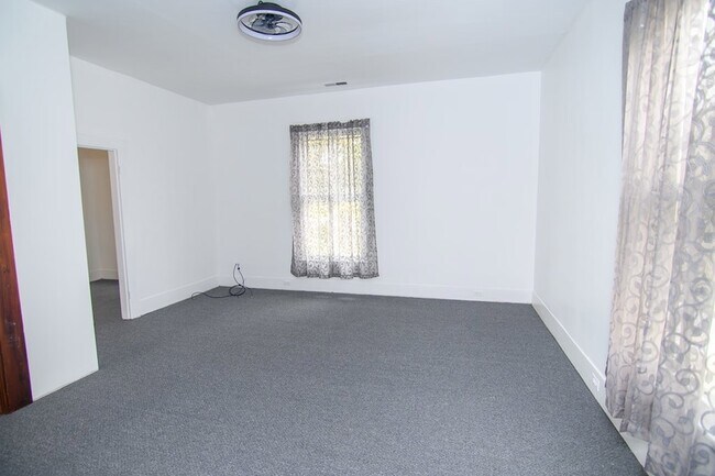 Building Photo - 26 North St