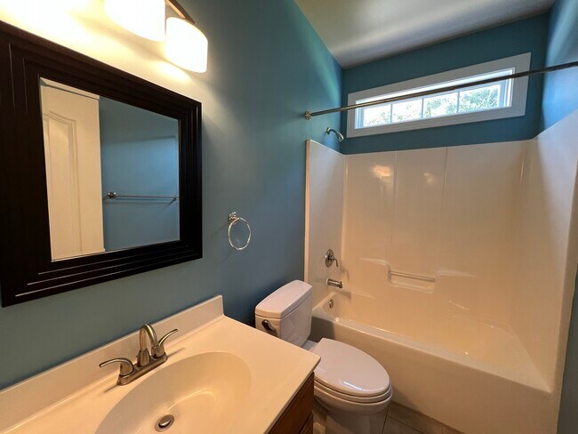 Building Photo - 9720 Royal Colony Dr