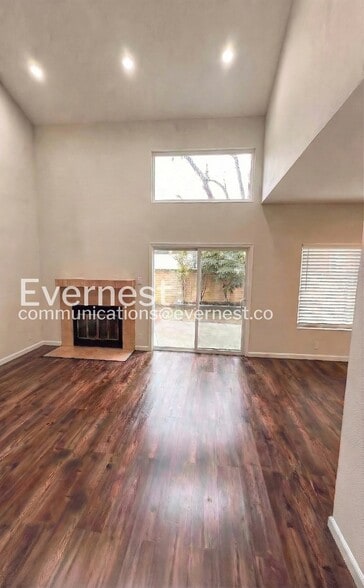 Building Photo - 4936 Creekwood Dr