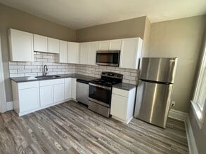 Building Photo - Gorgeous 1 and 2 bedroom apartments for re...