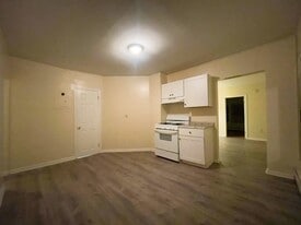 Building Photo - 160 Quinnipiac Ave