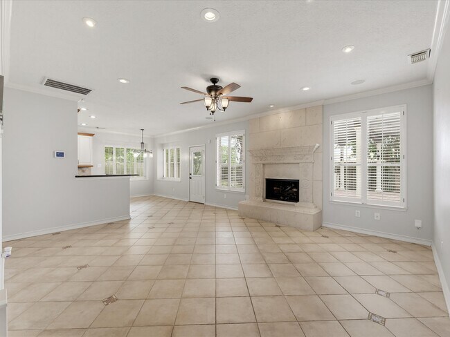 Building Photo - 15502 Contender Ln