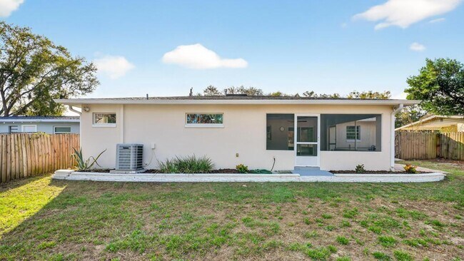 Building Photo - 157 Alhambra Ave