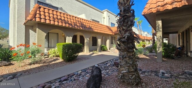 Building Photo - 16510 E Palisades Blvd