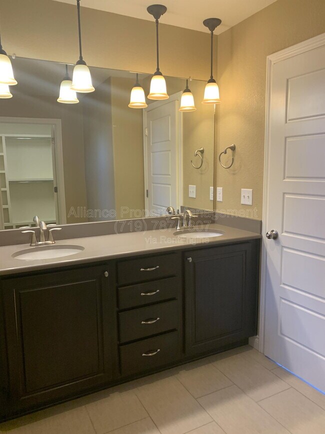 Building Photo - 8284 Cypress Wood Dr