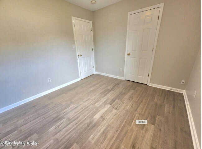 Building Photo - 7223 Meadow Ridge Dr