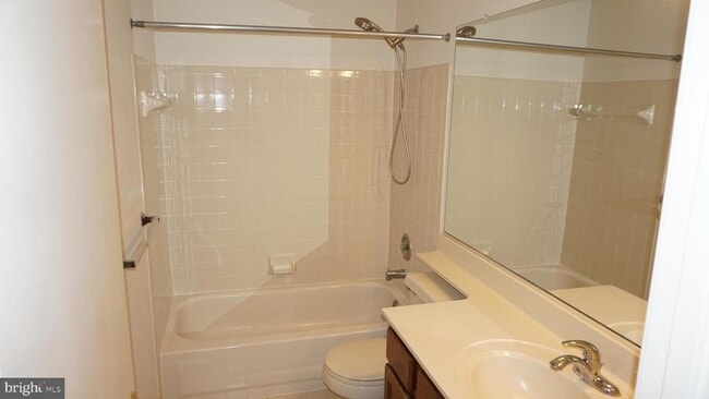 Building Photo - 841 Waterford Dr