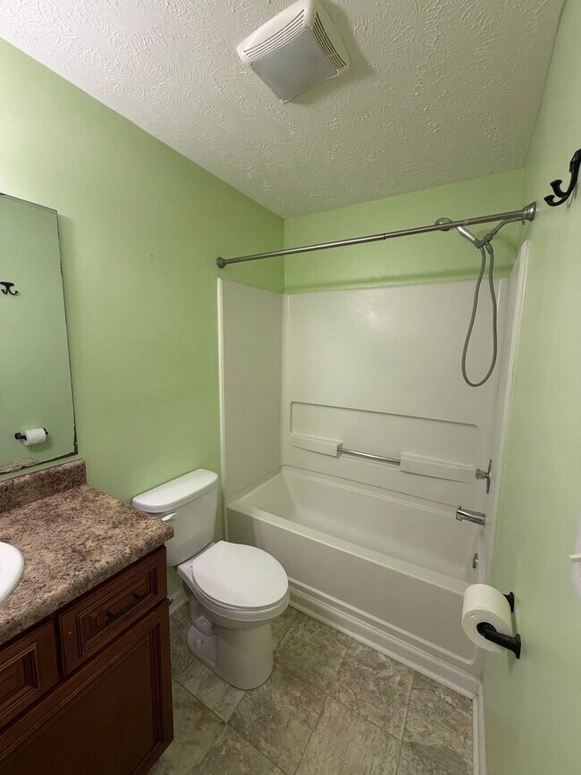 Building Photo - 341 Waterdown Dr