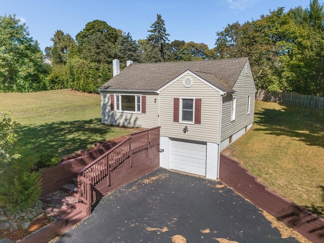 Building Photo - 4 Lingert Ave