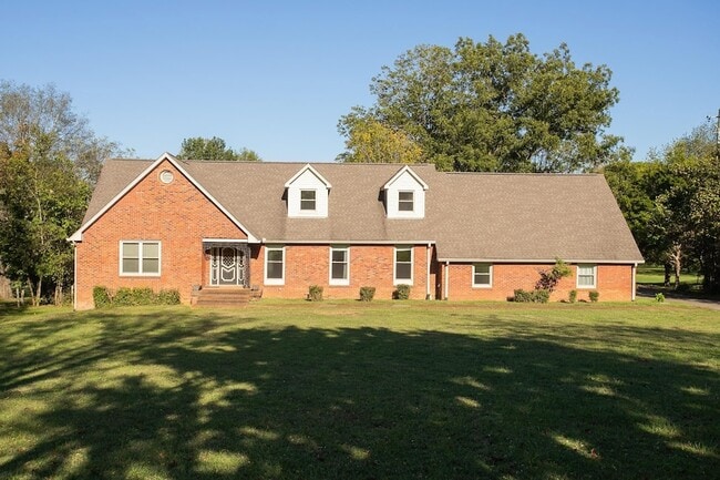 Building Photo - 2425 Mansker Dr