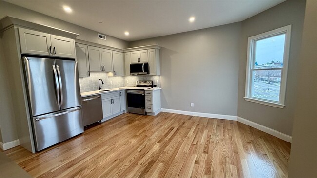 Building Photo - 663 Columbia Rd