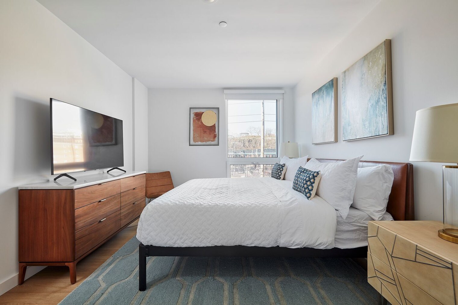 Building Photo - 1b Marshall Dr